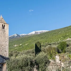 Lola , Brenzone sul Garda Italien